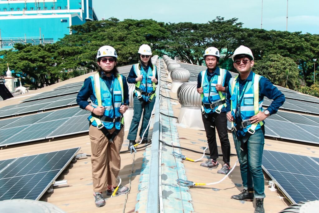 Jenis-Jenis Pembangkit Listrik Tenaga Surya (PLTS): Solusi Cerdas bagi Bisnis Anda