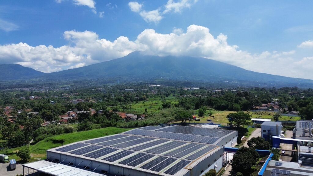 Tips Memilih Panel Surya Berkualitas untuk PLTS di Rumah