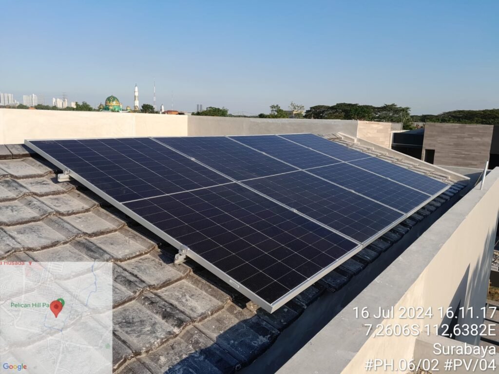 Perbedaan Sistem On Grid, Off Grid, dan Hybrid pada PLTS Atap