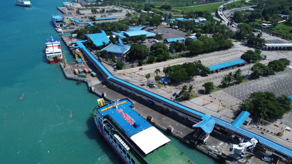 Mitos vs Fakta: Apa yang Harus Anda Tahu Sebelum Pasang PLTS