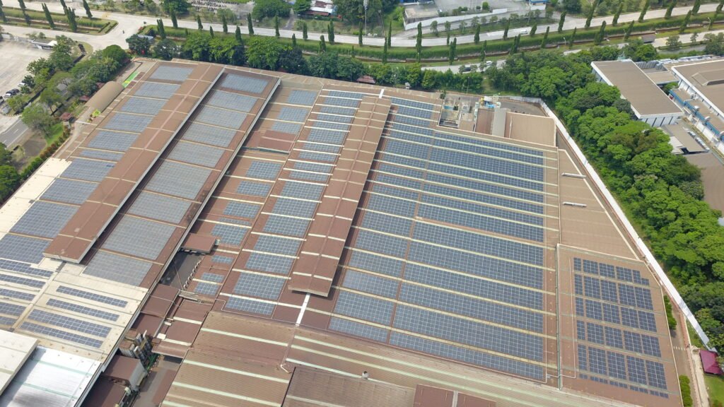 On-Grid vs Off-Grid vs Hybrid untuk Kebutuhan Energi Perusahaan