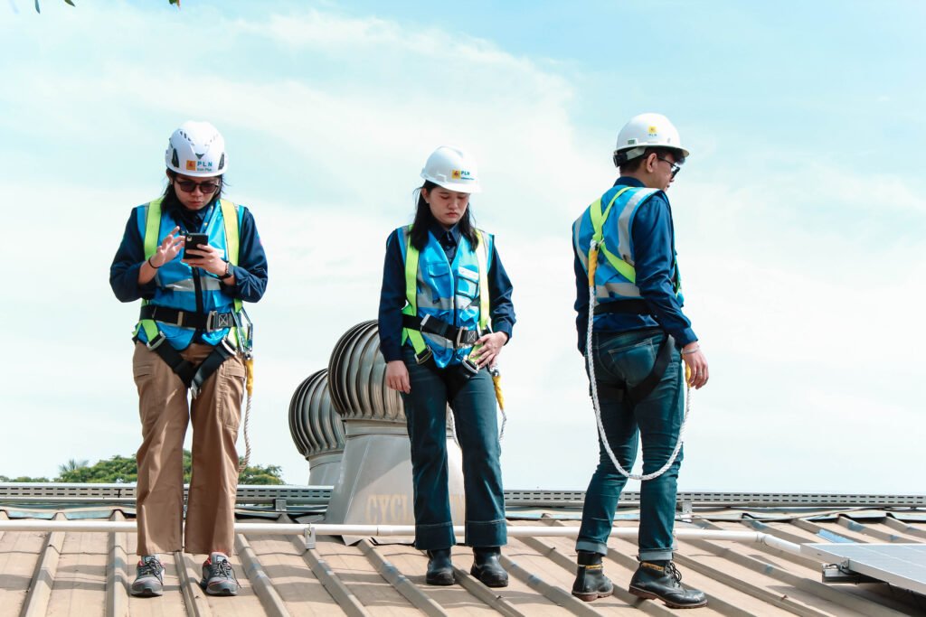 Solusi Cerdas Hemat Energi untuk Rumah dan Industri dengan PLTS Atap