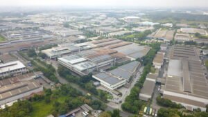 PLTS untuk Rumah dan Industri: Solusi Hemat Energi di Tengah Kenaikan Tarif Listrik